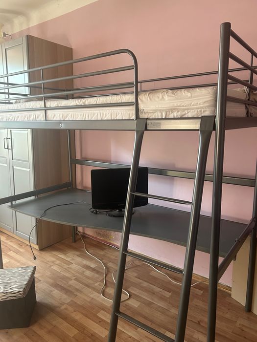 Łóżko piętrowe z biurkiem Ikea