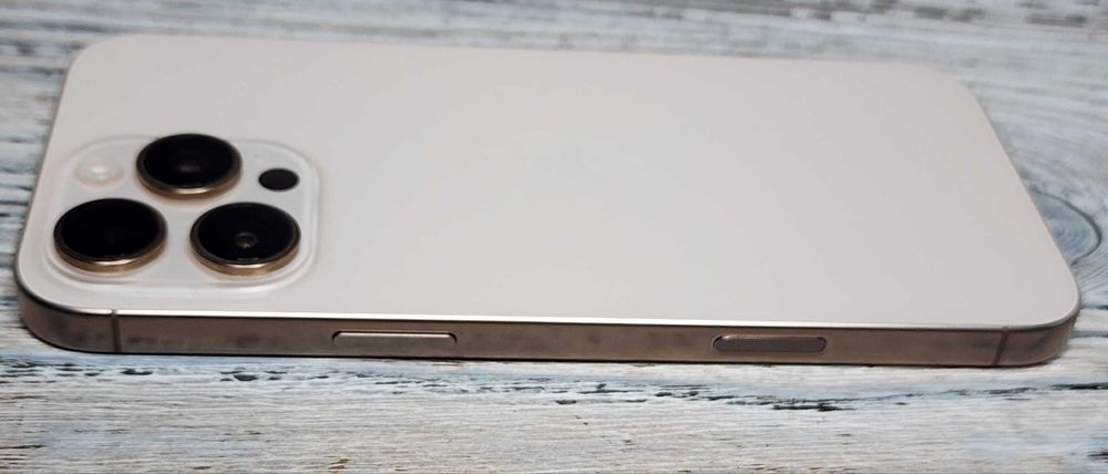 IPhone 16 Pro Max 256 SIM Desert магазин 990$