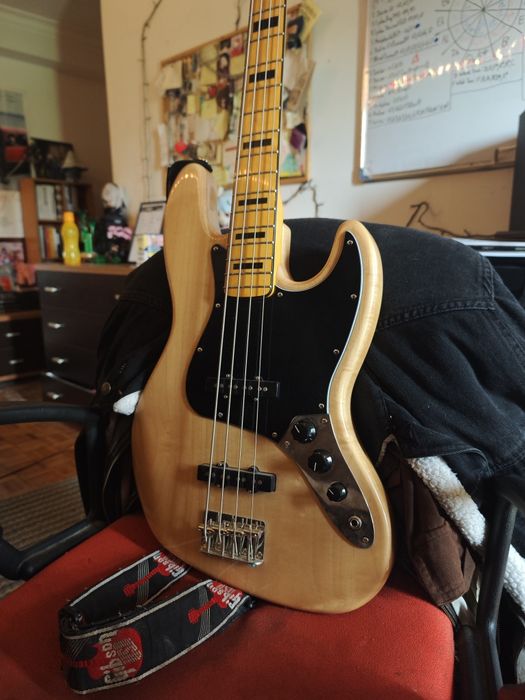 Baixo Squier Jazz Bass Classic Vibe 70s Natural