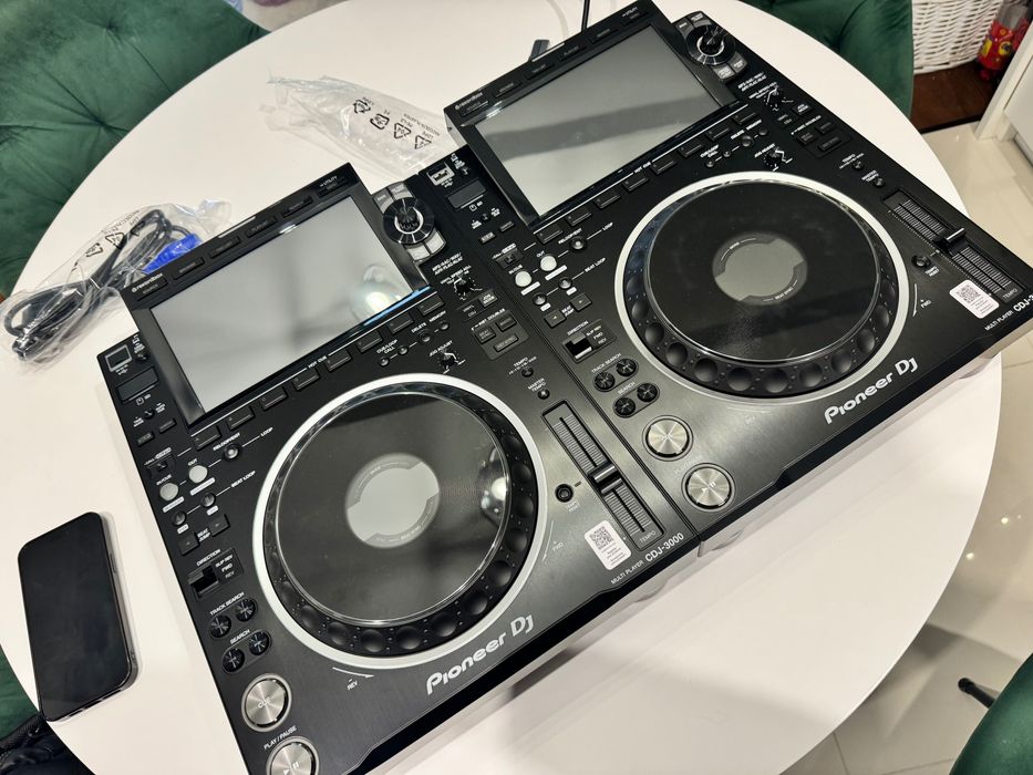2 x Pioneer Dj CDJ 3000
