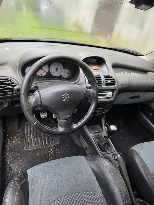 Peugeot 206    1.6  GTI