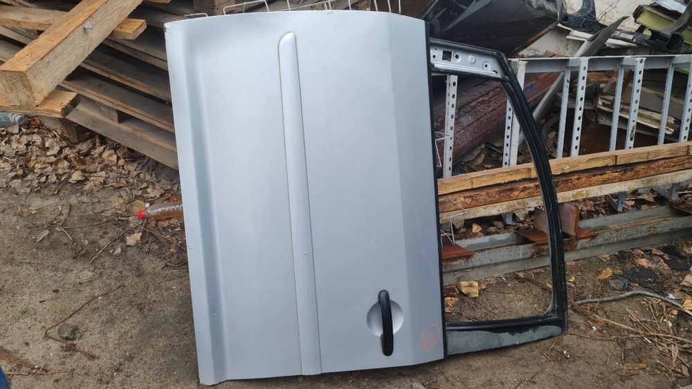 Touran двері передні ліві дверь тоуран VW левая водительская водійська