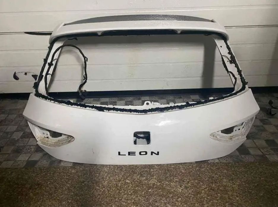 Tampa Mala Seat Leon 5F mk3 spoiler FR