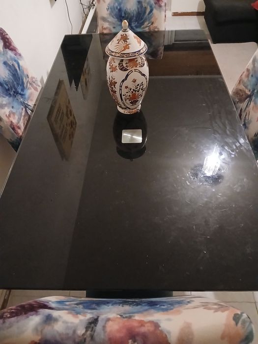 Mesa de jantar com 4 quatro cadeiras