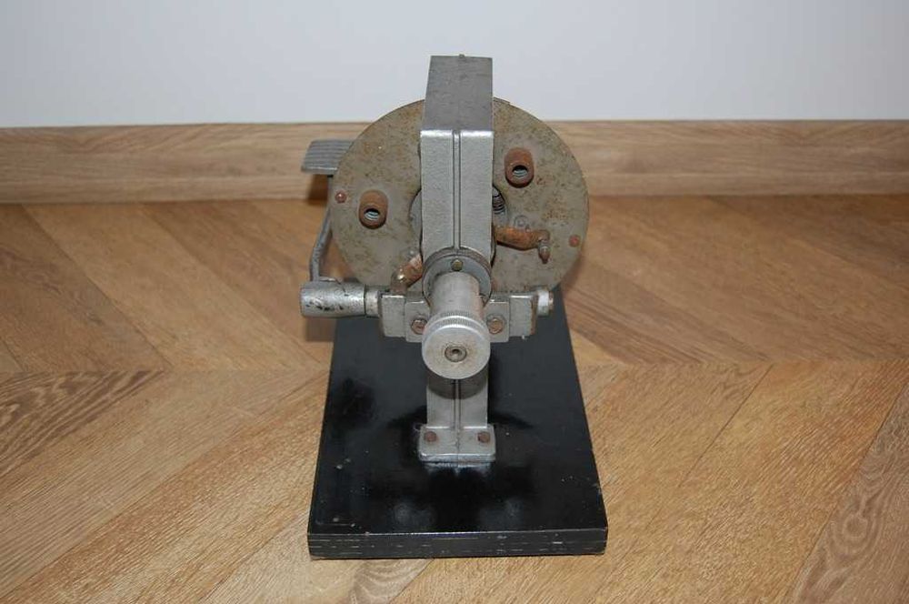 Biofiz - Pomoc naukowa - model działania sprzęgła