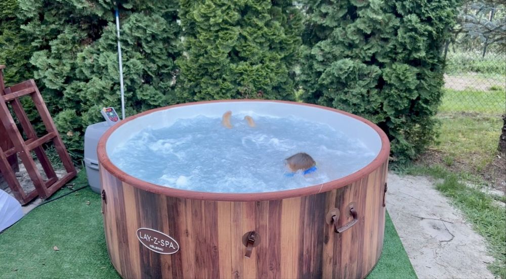 Bestway Lay-z-spa Helsinki nadmuchiwane Jacuzzi praktycznie nowe uzywane miesiac