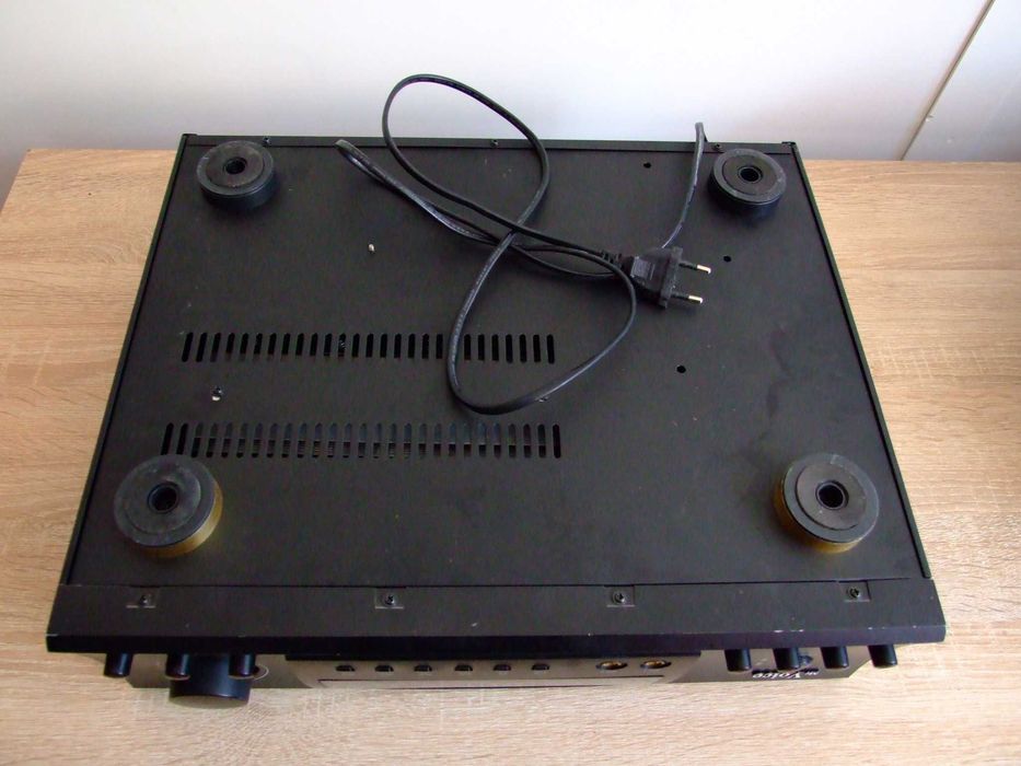 McVoice AV-235B       .