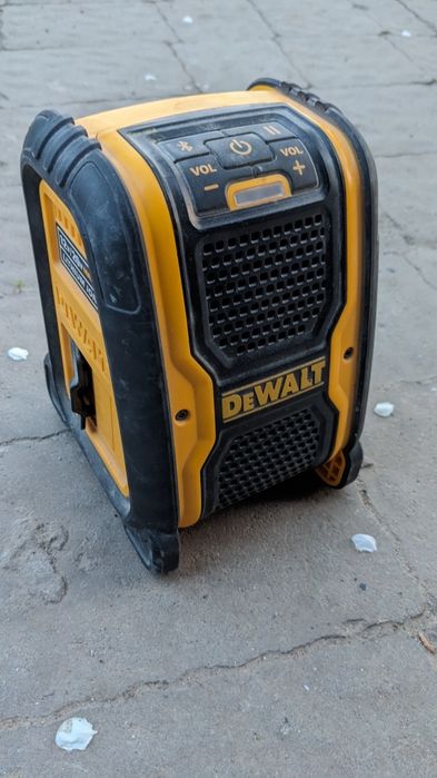 Блутуз колонка Dewalt DCR006