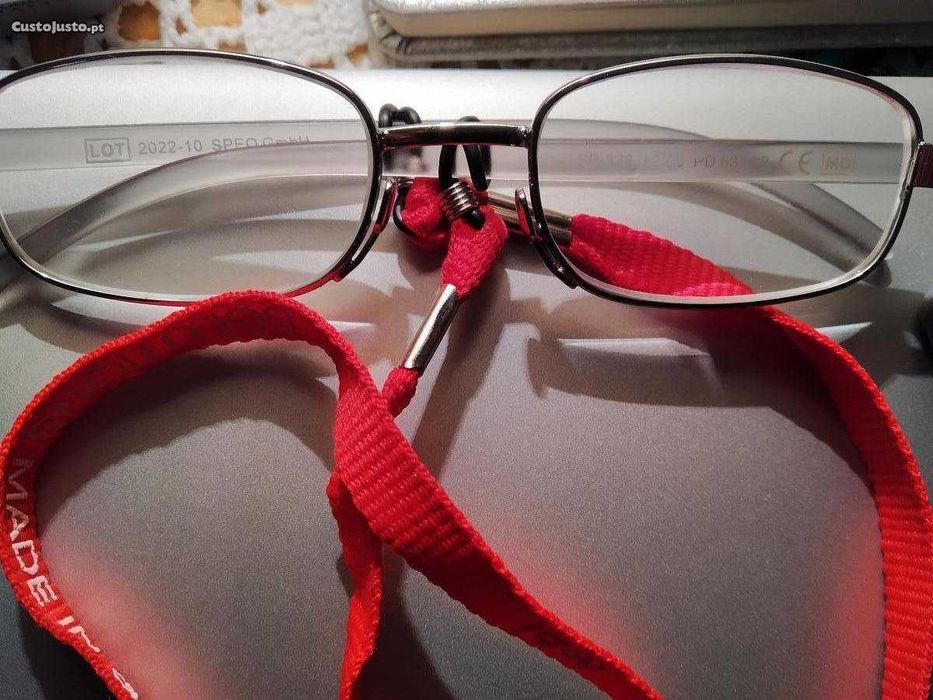 New reading/work glasses, +2.00 with carrying case.64284543330435121