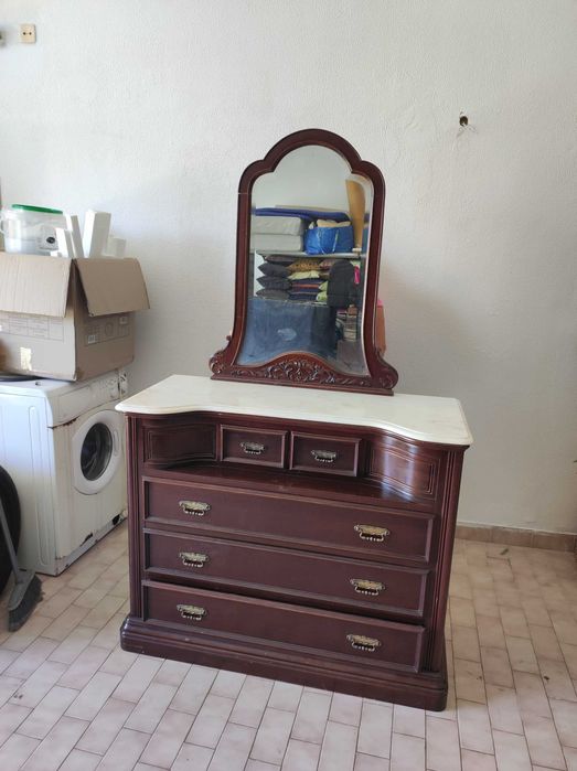 Comoda com espelho
