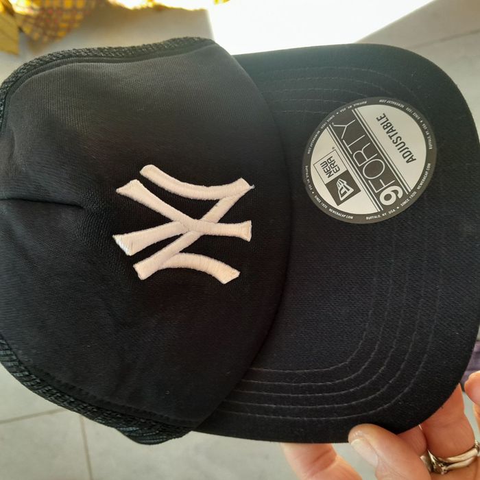 Кепка с сеткой и паралоном