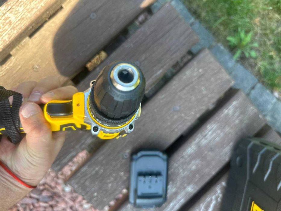 Шуруповерт DeWALT 24V 2 АКБ. Дрель шуруповерт ударный девольт