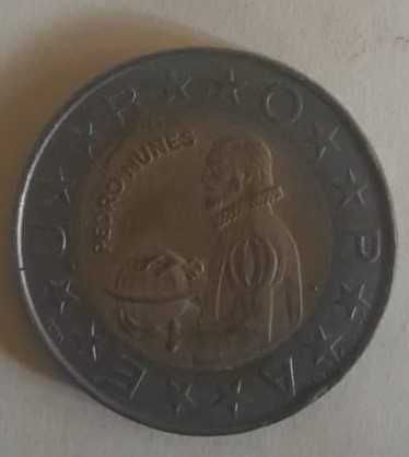 Moedas 200 e 100 escudos variadas