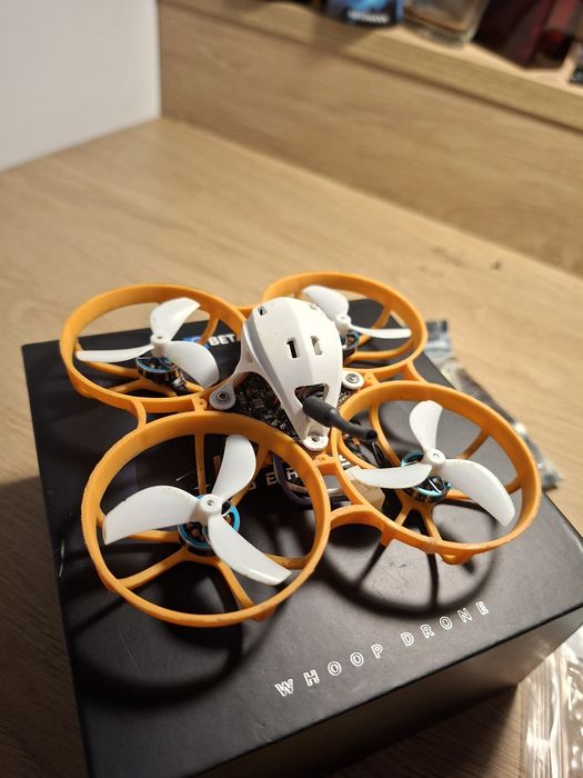 Meteor 75 pro tinywhoop analog betafpv dron FPV