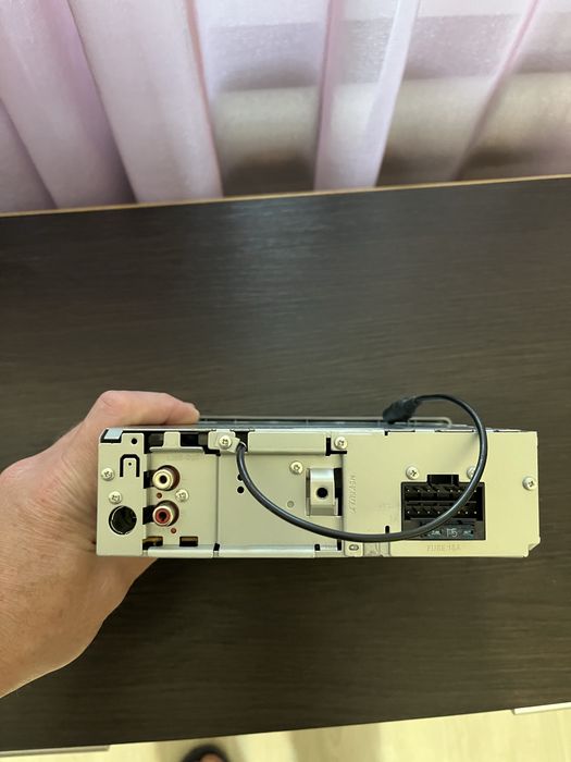 Продам автомагнитолу JVC