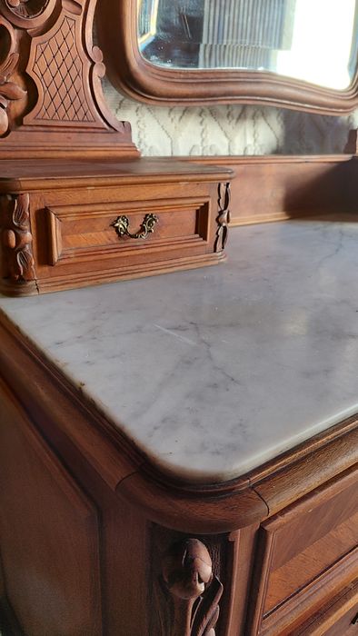 Cómoda antiga romântica com espelho - madeira