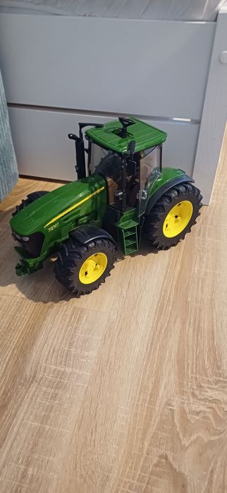 Bruder John Deeree 7930