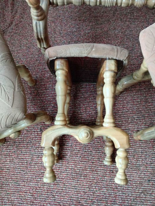 Кухонный стол 71 * 112 см. и 4 стула