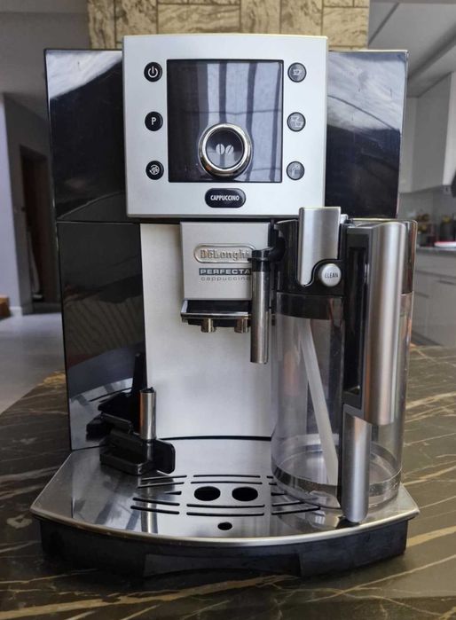 Ekspres ciśnieniowy De'Longhi ESAM5500.T