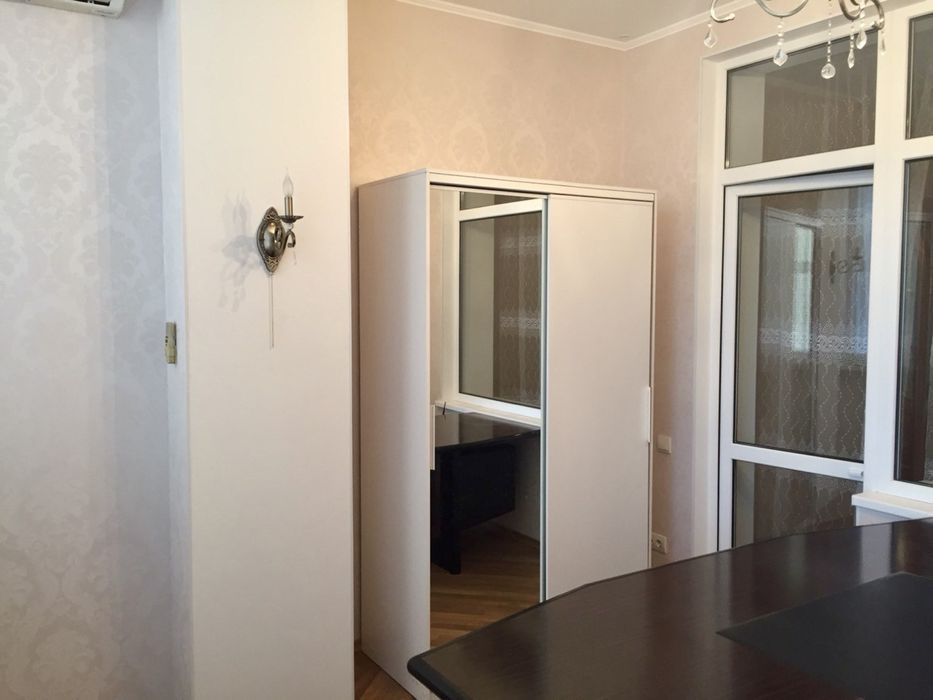 Оренда великогабаритної квартири  124 м.кв, у  Центрі, вул. Садова
