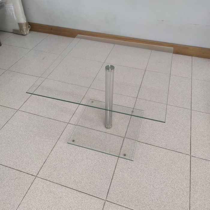 Mesas de apoia em vidro