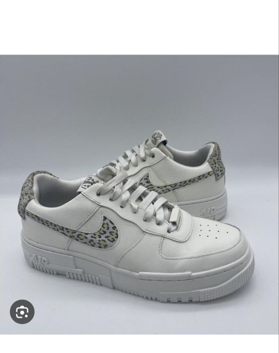 Кросівки жіночі, NIKE, оригінал,Модель W AF1 Pixel SE. Шикарні.