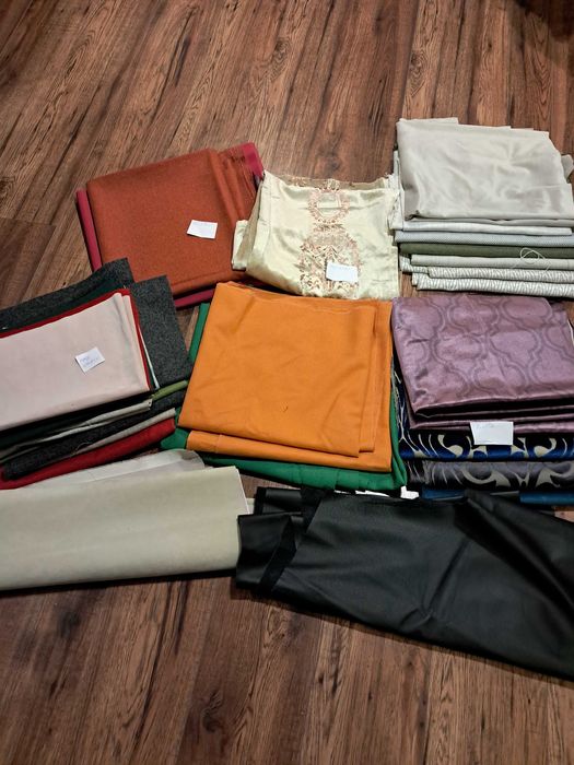 Materiały tapicerskie, końcówki materiałów, duże kawałki, ponad 9 kg