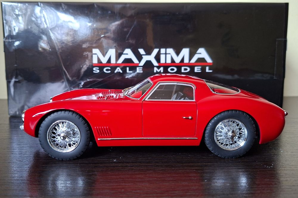 Alfa Romeo ATL Sport Coupe 2000 1:18  Maxima 1968 rok