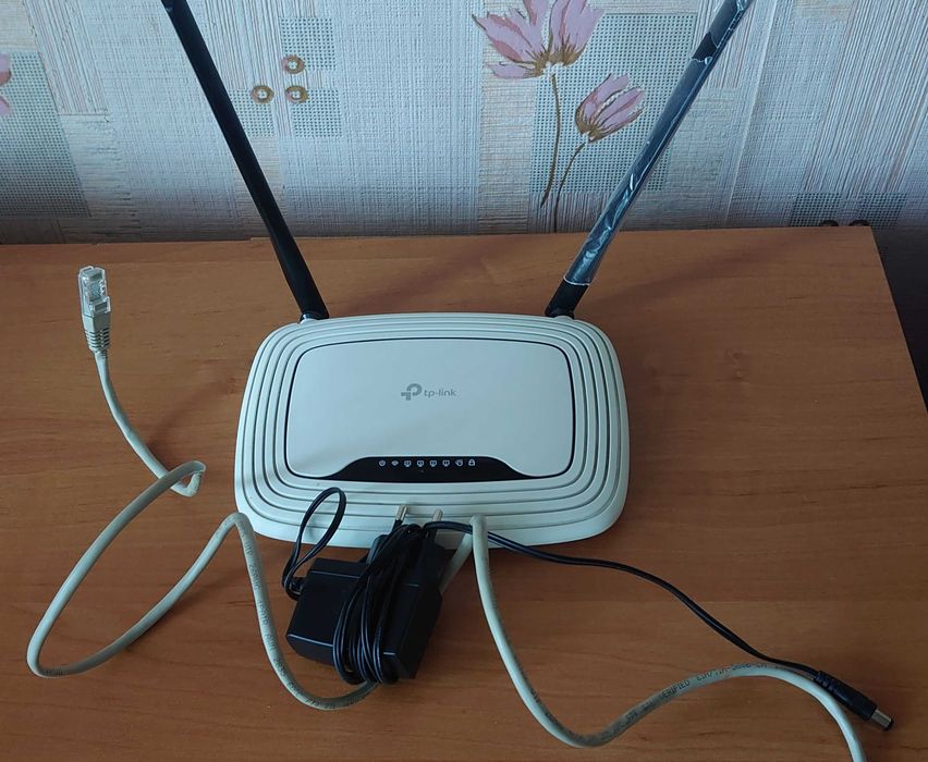 Продам роутер Wi-Fi TP-LINK TL-WR841N