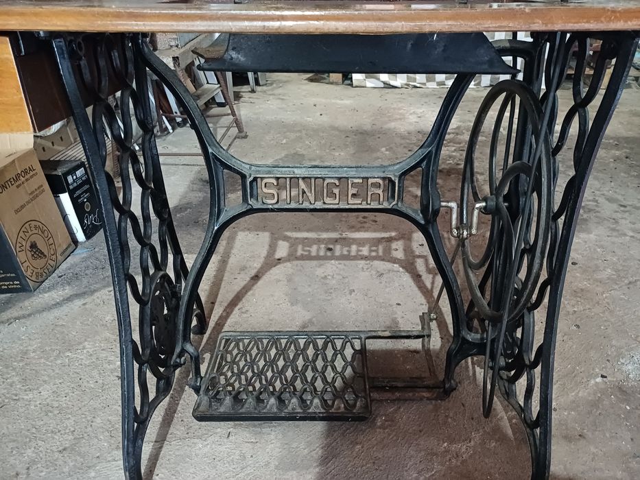 Móvel de Máquina Singer