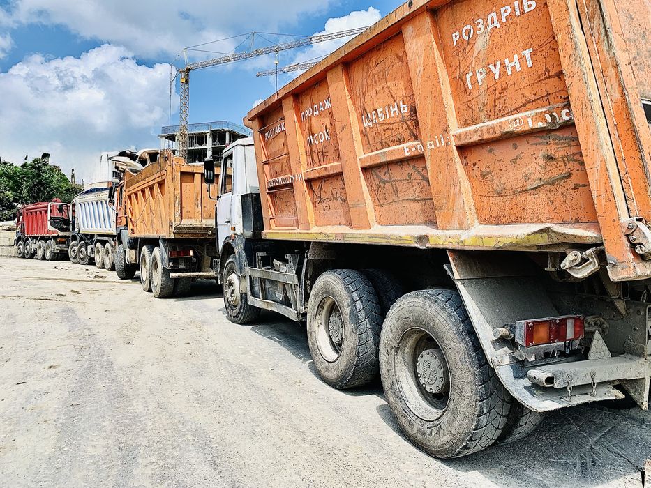 Спецтехніка: Екскаватори• Автокран• Самоскид• Гідромолот• Гідроножниці