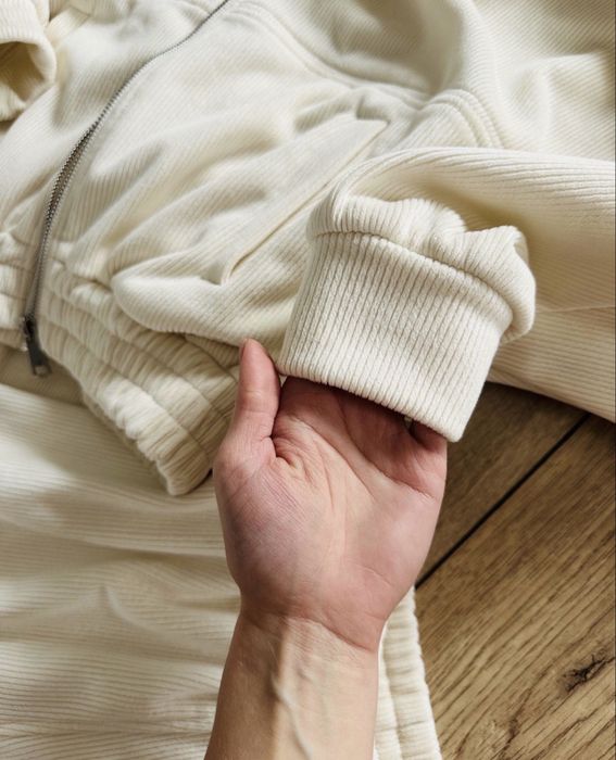 Жіночий костюм,жіночий прогулянковий костюм