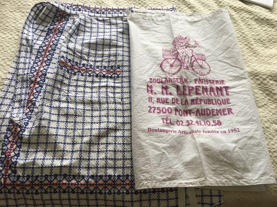 Фартук фирменный/фартук с вышивкой