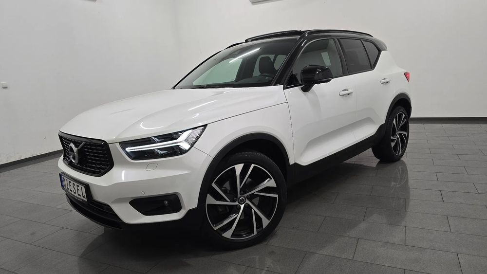 Volvo XC 40 4X4 190km Panorama skora alu20 Navi Matrix Kamera360 ACC Memory