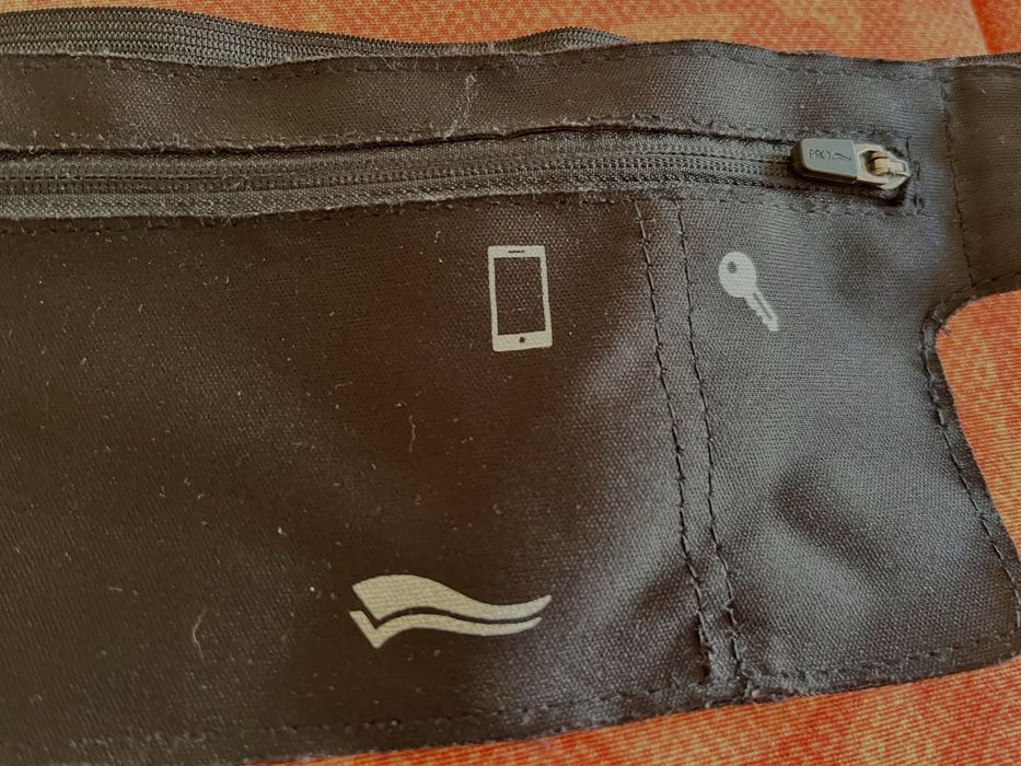 Bolsa desportiva de cintura preta