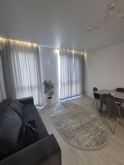 Терміново здаєтсься велика гарна 1.5 кім квартира ЖК Квадрат