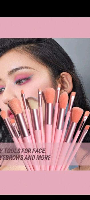 Zestaw pędzli do makijażu 13 sztuk. Nowe. Polecam.