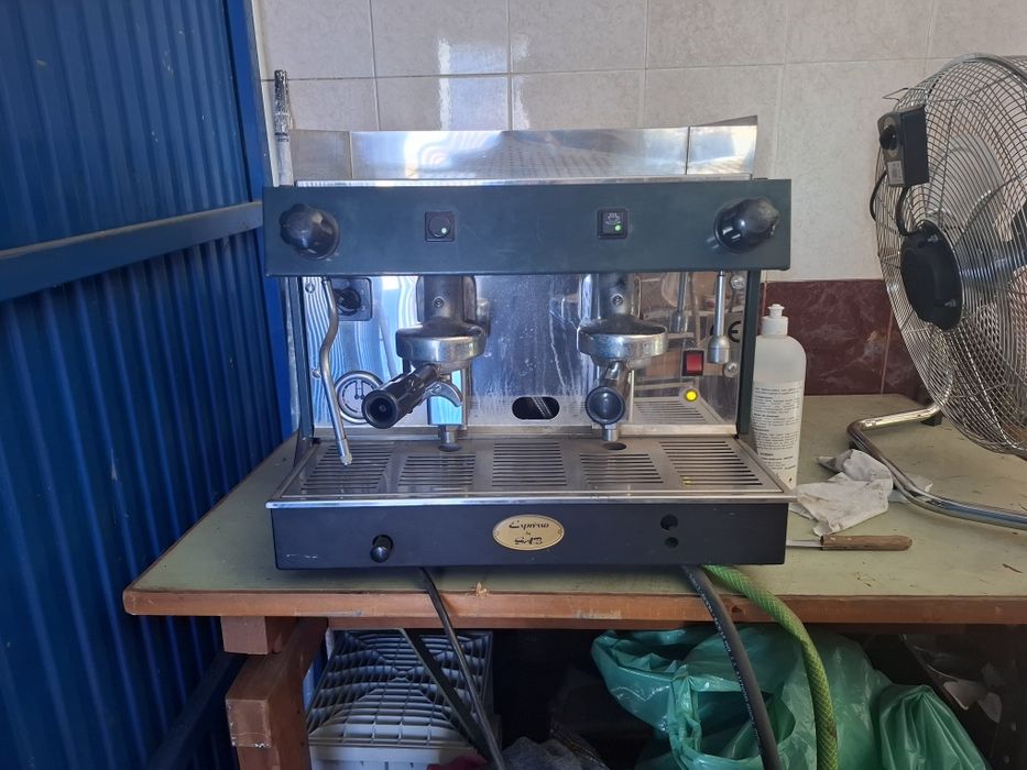 Máquina de Café Expresso Profissional – 2 Grupos