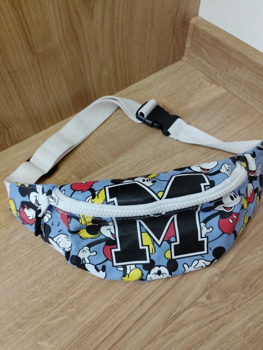 Saszetka nerka dla dzieci z motywem Myszki Miki  Cropp