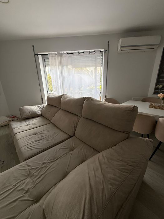 Sofá de 4 lugares com chaise longue – bege