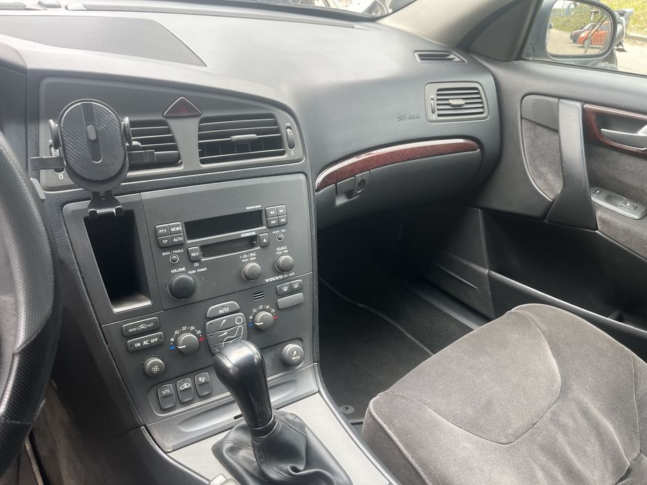 Volvo V70 2.4 Дизель Механіка Гарний стан авто !