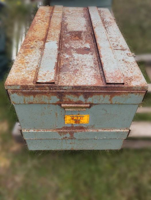 Baú / Arca / Mala em Metal