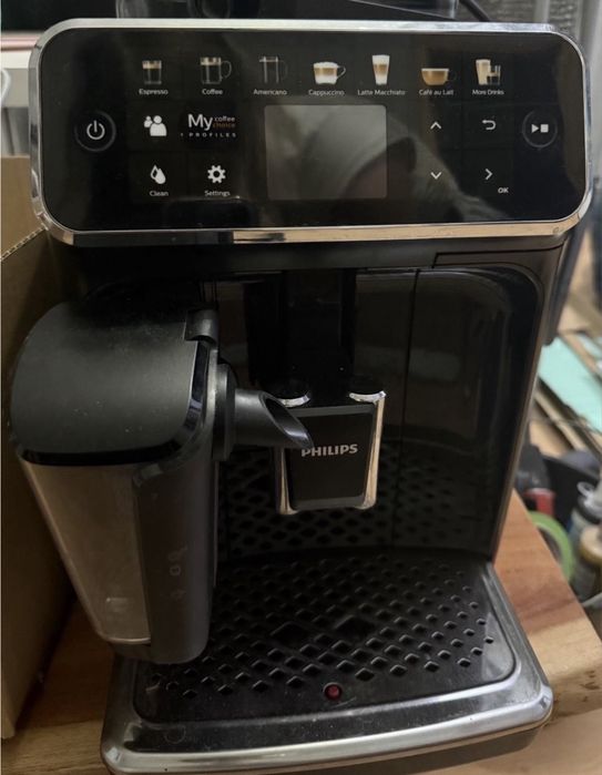 Кофемашина Philips 5400 Series LatteGo — автоматическая