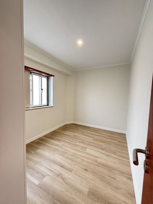 Apartamento T1 remodelado, no centro de Caneças - pronto a estrear