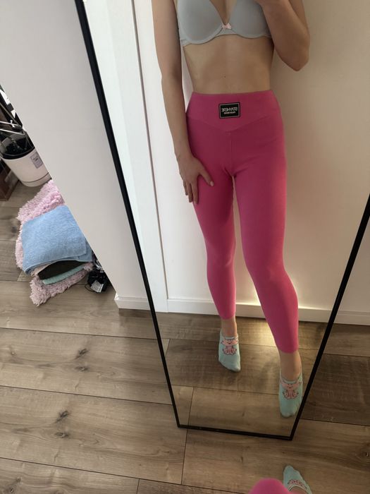 Legginsy różowe prążkowane