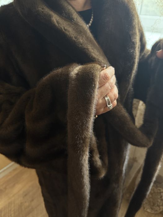 Шуба зі штучного хутра ( штучна норка)