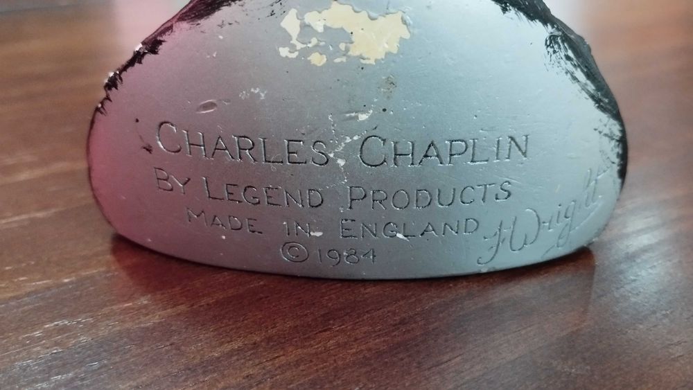 Charlie Chaplin, busto 3D, de 1984,