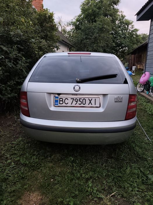 автомобіль Skoda Fabia