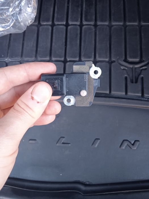 Продам розсходомір повітря на форд куга 1