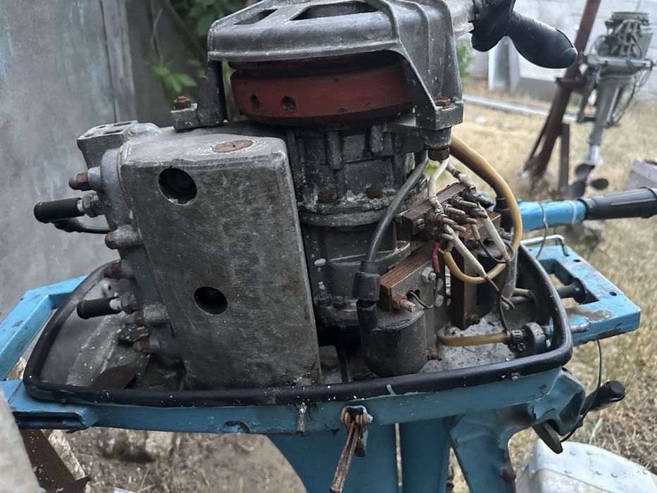 Два мотора вихрь 30, вихрь 25